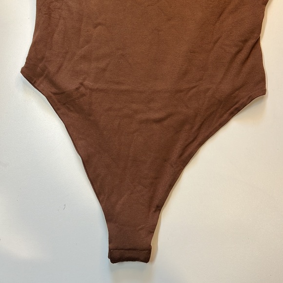 RE ONA WOMEN'S TURLENECK SLEEVELESS BODYSUIT CHOCOLATE BROWN - Picture 7 of 7